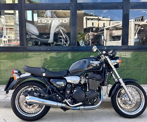 TRIUMPH LEGEND 900 2001