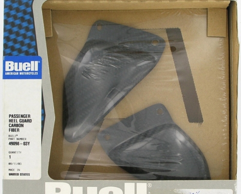 089 Garage - BUELL paratacco in carbonio passeggero modelli XB9 XB12 2003 in poi OEM 49098-03Y 089 Garage - BUELL paratacco in carbonio passeggero modelli XB9 XB12 2003 in poi OEM 49098-03Y