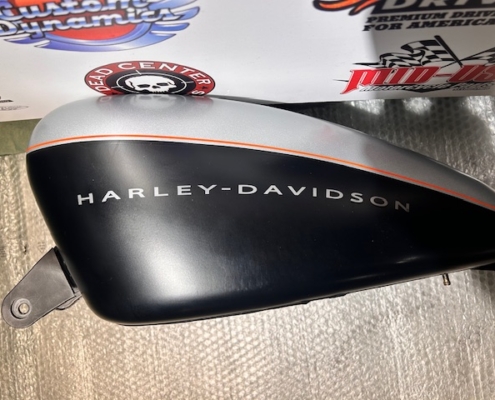 089 Garage - Serbatoio Harley Davidson XL1200N Nightster 61399-07COW BRILLIANT SILVER DENIM (2-TONE) usato