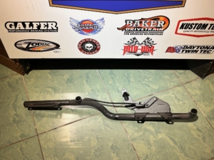 STAFFA SCARICO HD OEM 65339-04 XL Sportster 04-13 usata