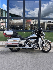 089 Garage - Harley Davidson ELECTRA GLIDE ULTRA 2003 089 Garage - Harley Davidson ELECTRA GLIDE ULTRA 2003 FLHTCUI
