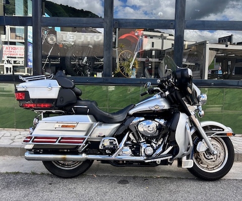 089 Garage - Harley Davidson ELECTRA GLIDE ULTRA 2003 089 Garage - Harley Davidson ELECTRA GLIDE ULTRA 2003 FLHTCUI